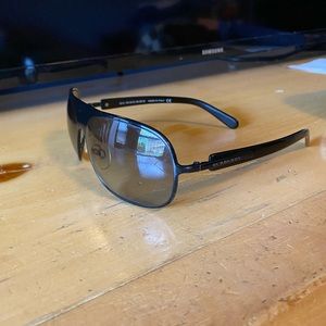 Burberry unisex sunglasses with Burberry case